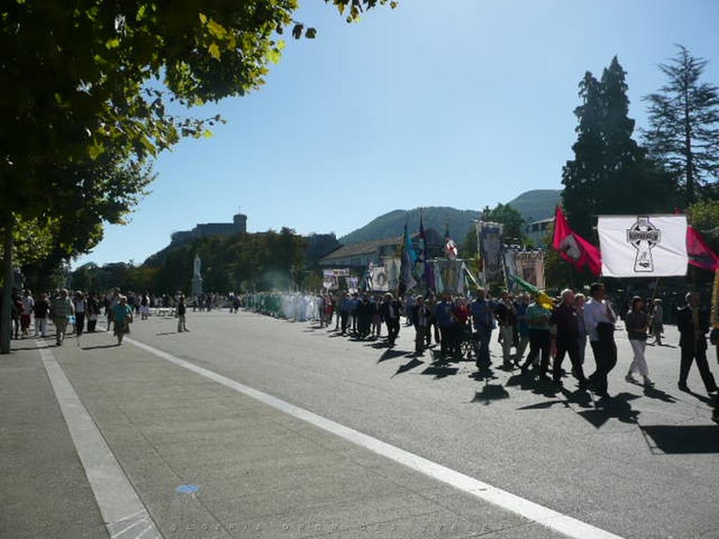 LOURDES 2010   (30).JPG